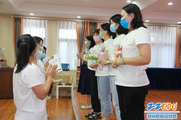 3师徒互相问好