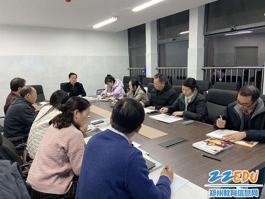 贾红超副校长指导各教研组工作
