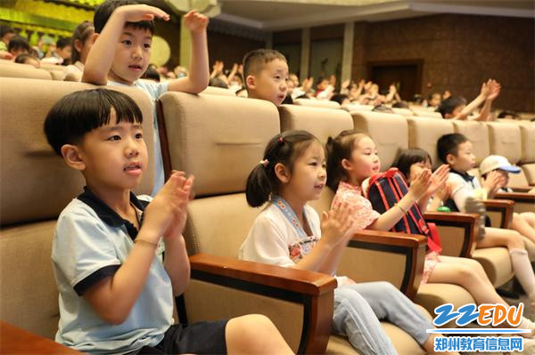 4.3积极与主持人互动，回答问题
