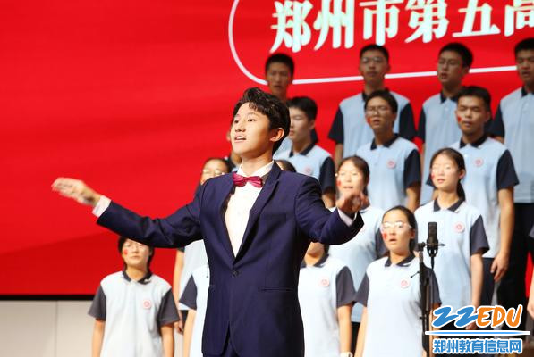 全体合唱《梦想的微光》